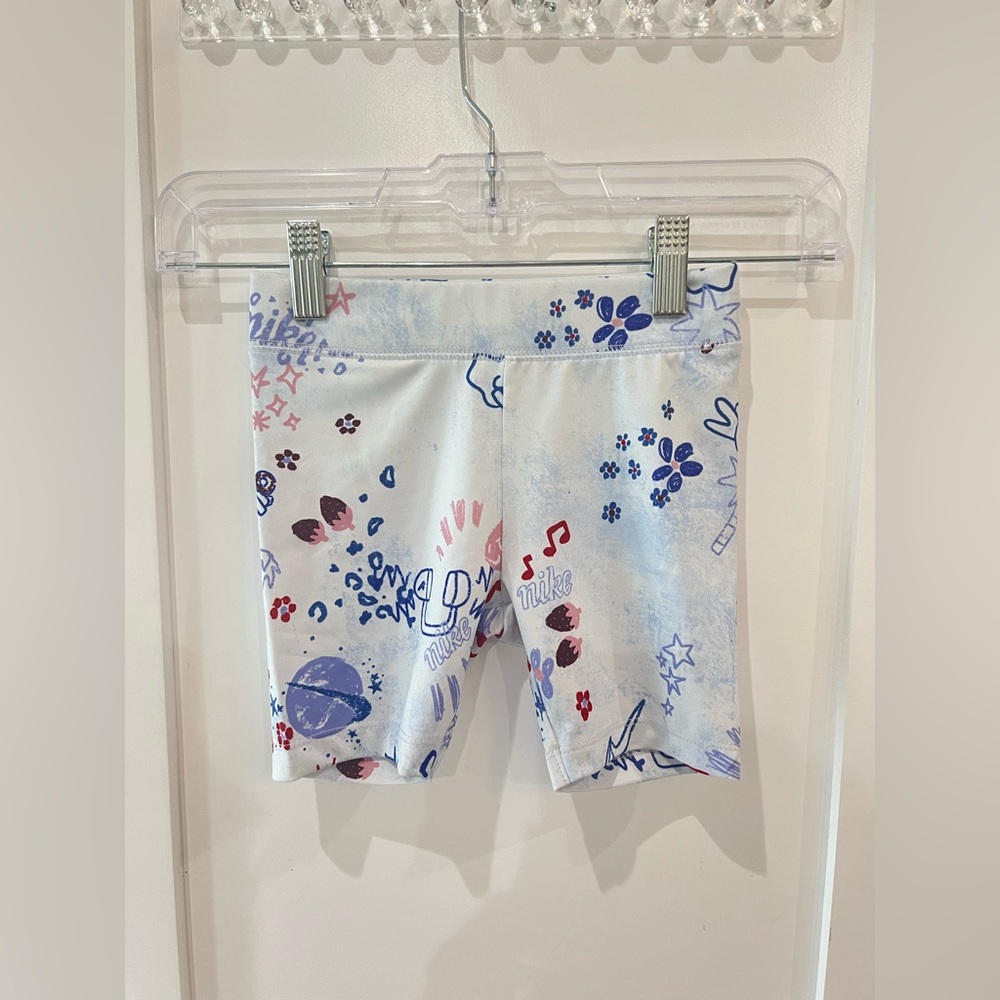 NWOT Nike Girls size 6 Dri-FIT Shorts.